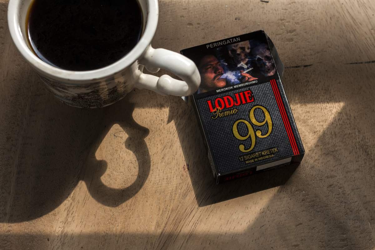 12 sigaret kretek lodjie 99