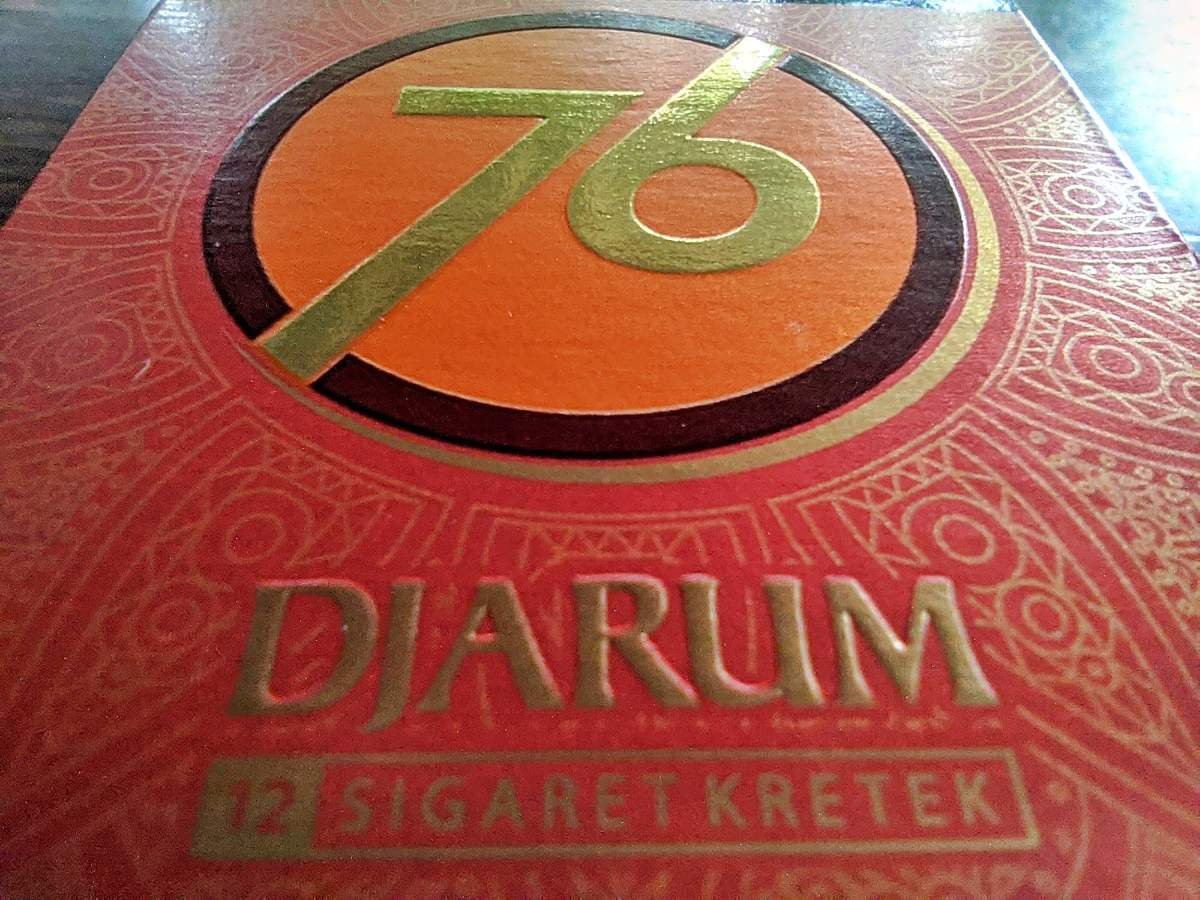 76 12 sigaret kretek