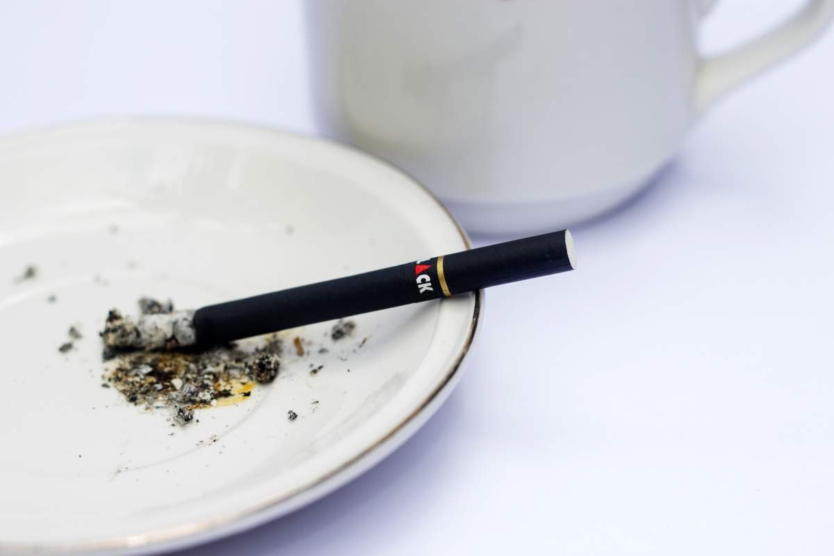 Batangan rokok SKM Mild Djarum Black