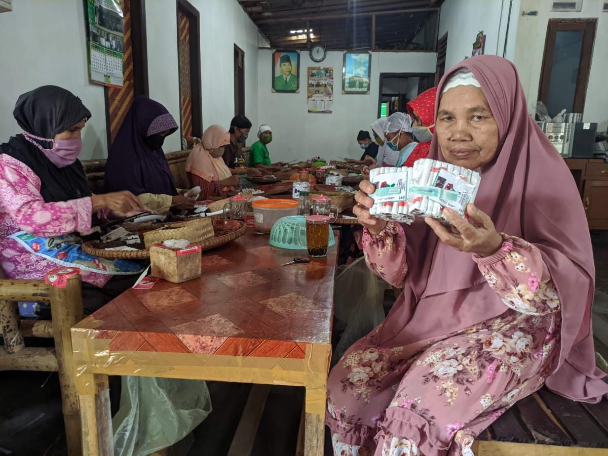 bos rokok klembak menyan mawar purworejo
