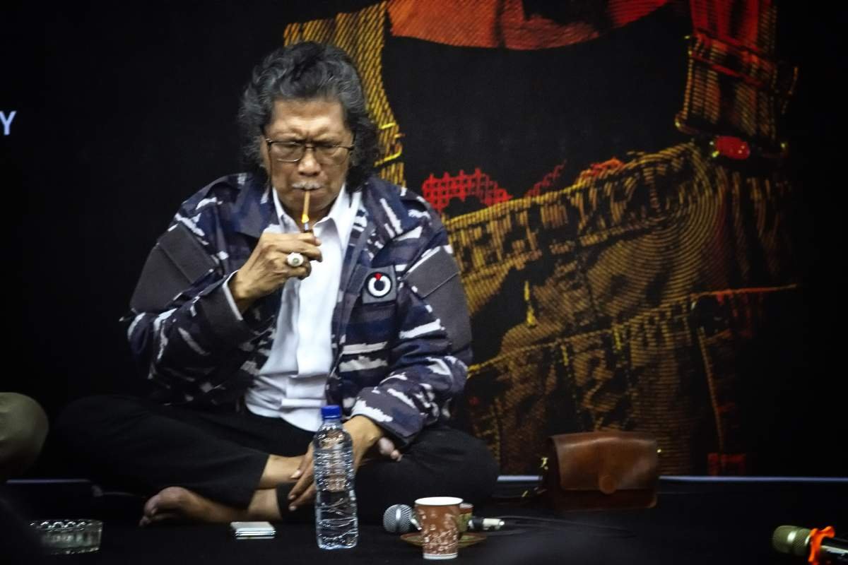 Cak Nun dalam peringatan 40 Hari Jemek Supardi