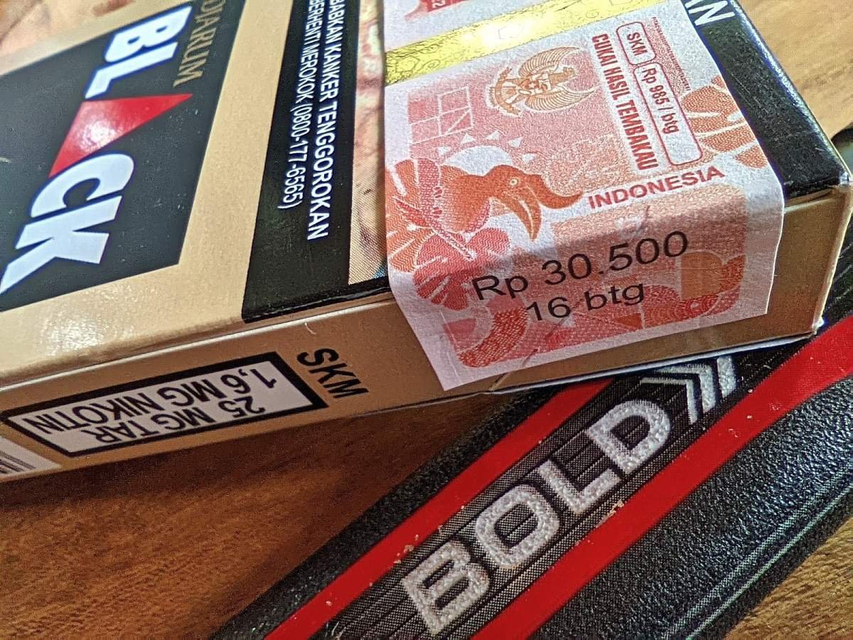 Cukai Djarum Black
