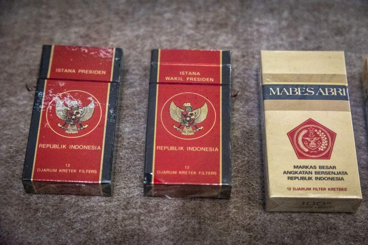 Display rokok di dalam Museum Kretek Kudus