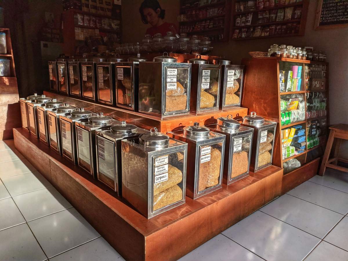 Display Tembakau Kedai Laksmi 