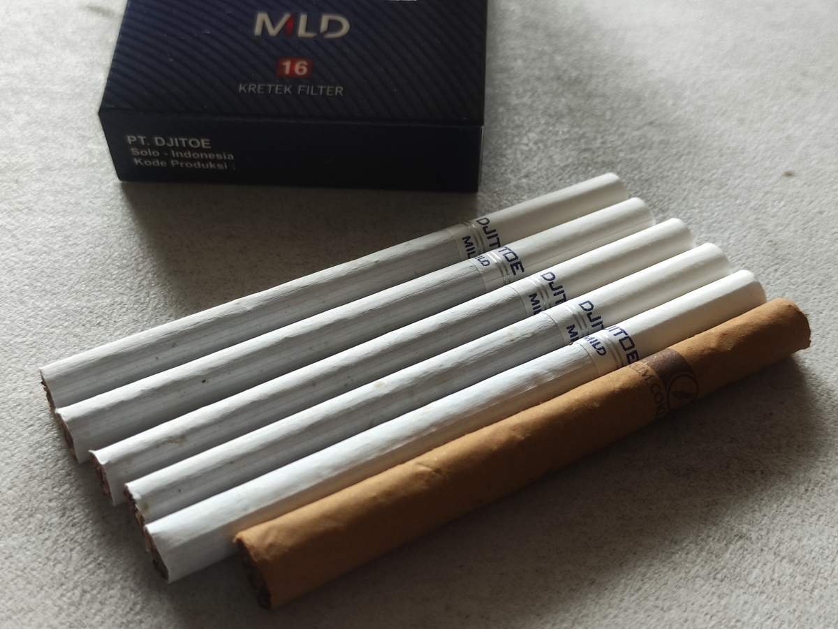 Djitoe MLD dan Sebatang Djarum Coklat Extra