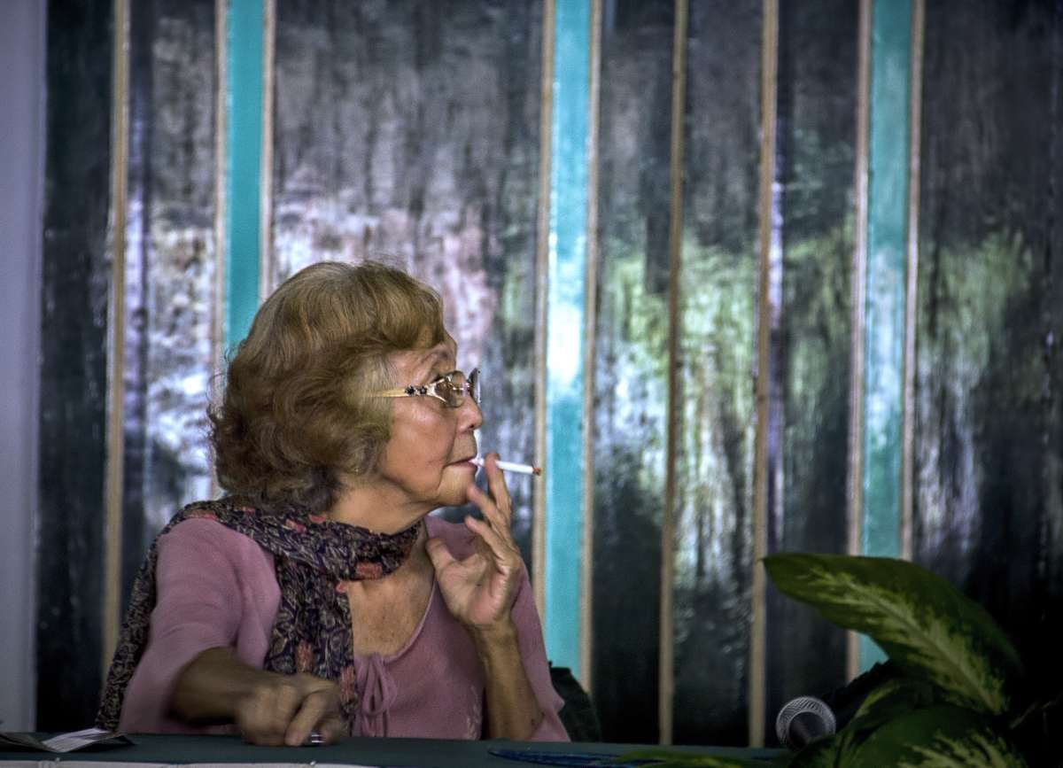 DR Gretha Kreator Rokok Divine Kretek