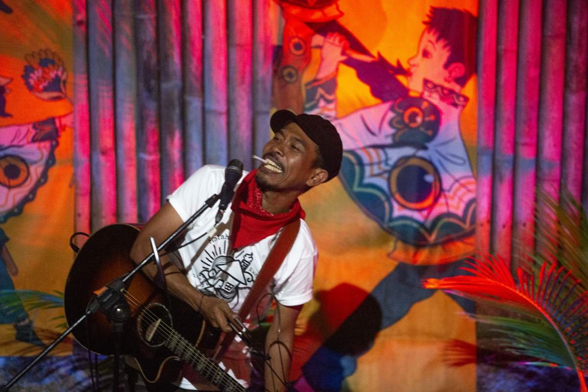 Gaya Ikhsan di atas pentas