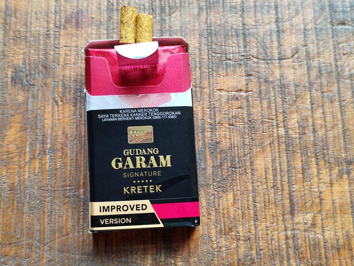gudang garam signature kretek