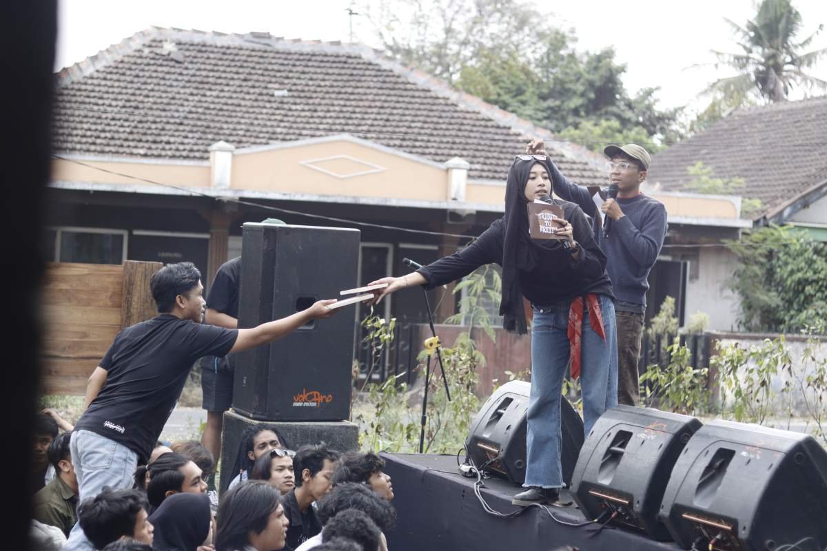 Hadiah untuk Kretekus