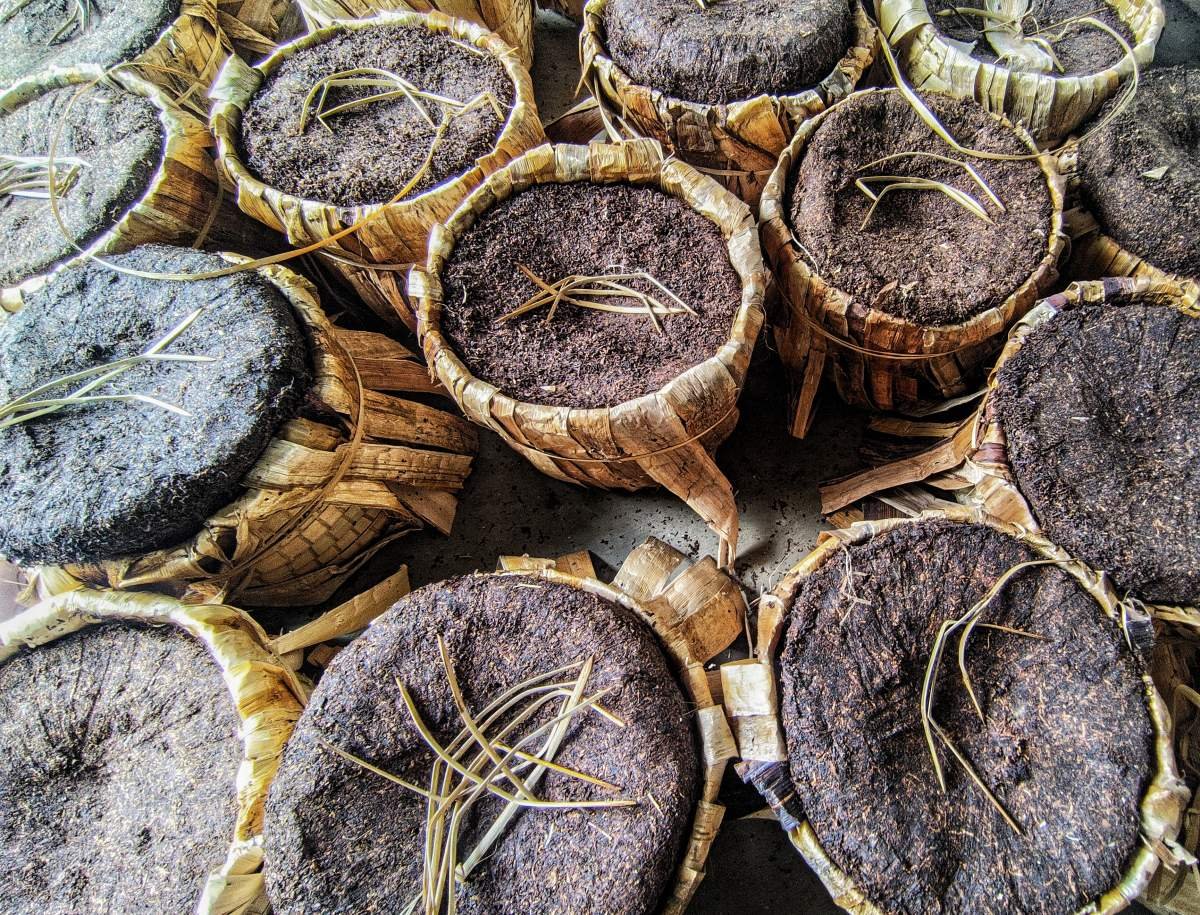 keranjang tembakau dari petai di gudang grading