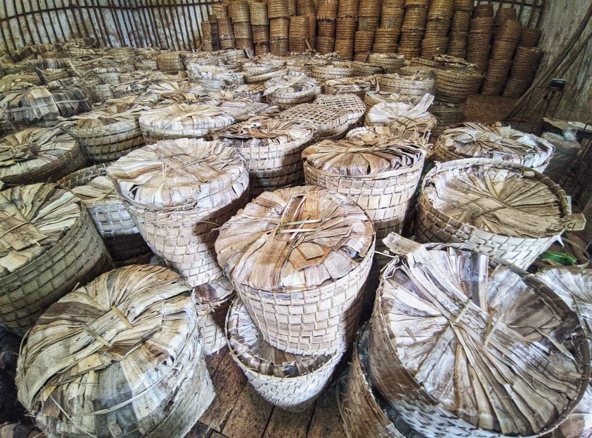 Keranjang tembakau yang selesai digrading di gudang Pak Jopie samiadji