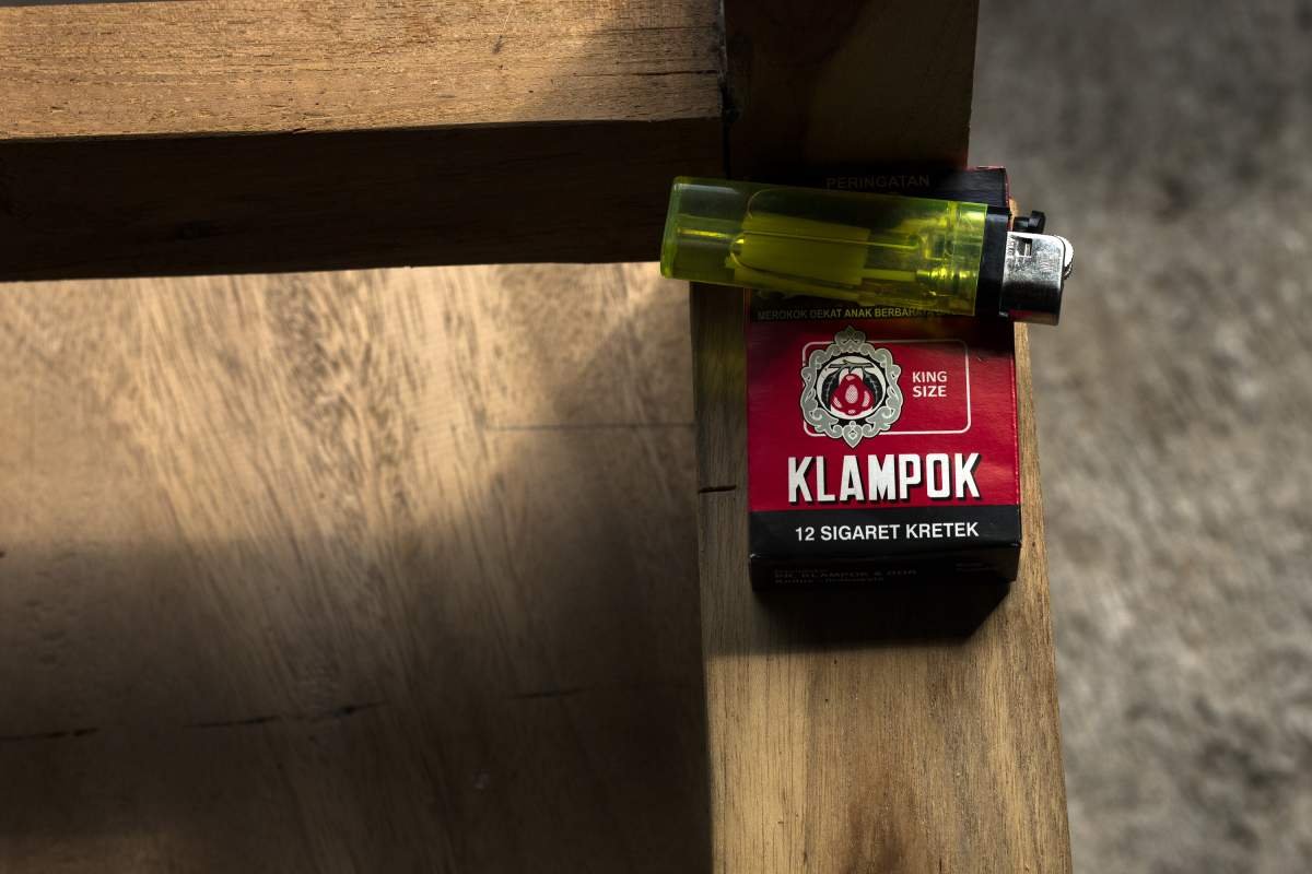 klampok kretek tangan
