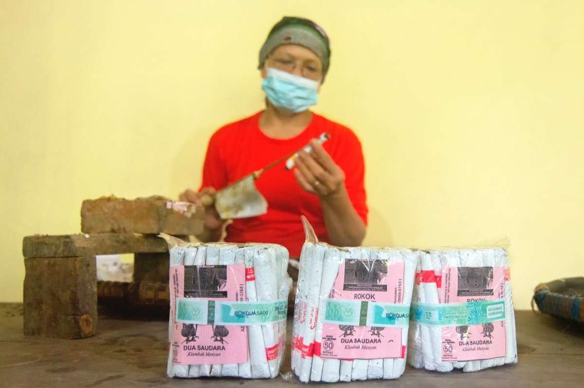 Klembak Menyan Dua Saudara