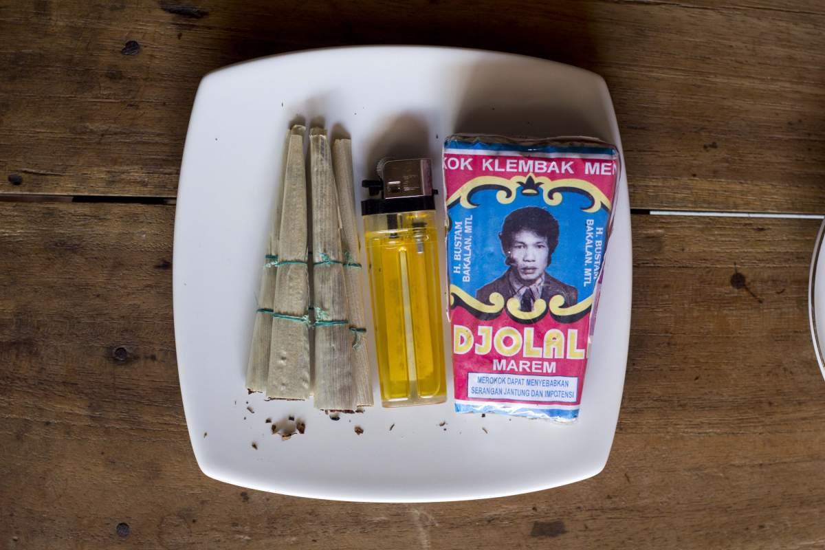 Klobot dan Rokok Menyan Jo Lali Marem