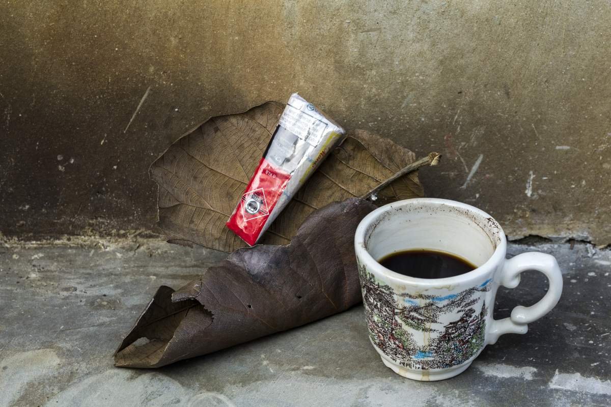 Klobot Djambu dan Secangkir Kopi