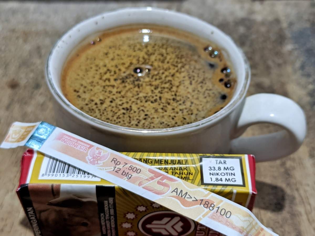 Kopi dan pita Cukai SKT