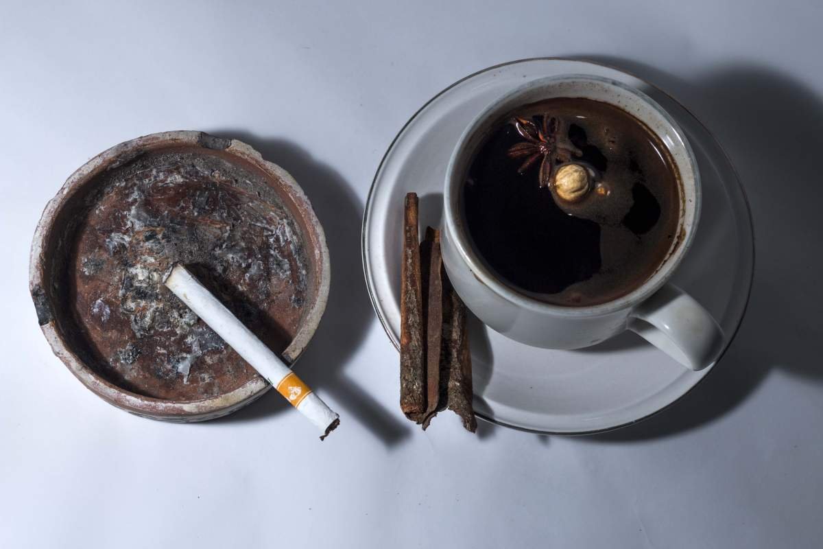Kopi rempah dan sebatang kretek