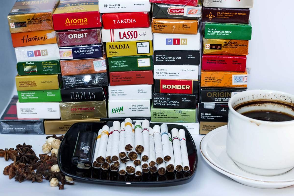 Kretek dan kopi yang menenangkan