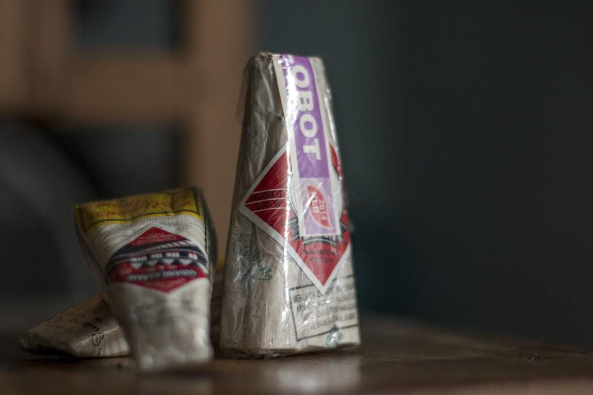 Kretek tradisional Klobot