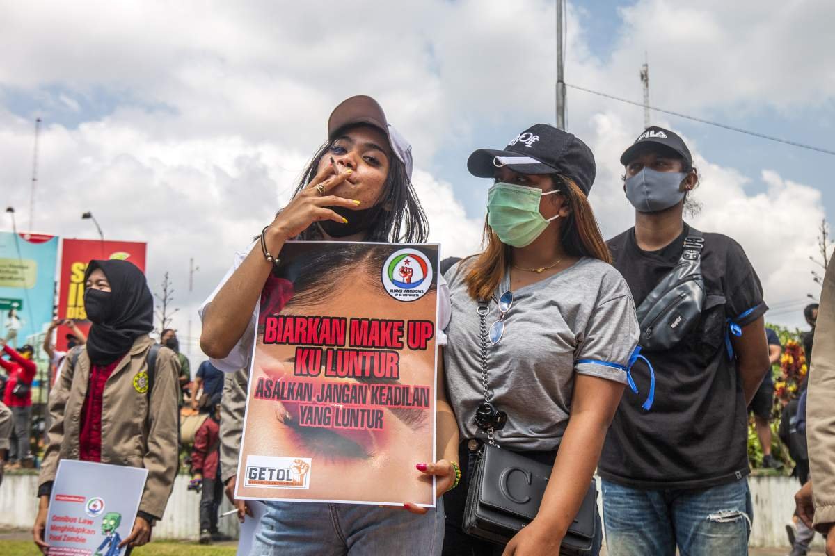 Kretekus Perempua Dalam Aksi Jogja memanggil di Bunderan UGM Yogyakarta