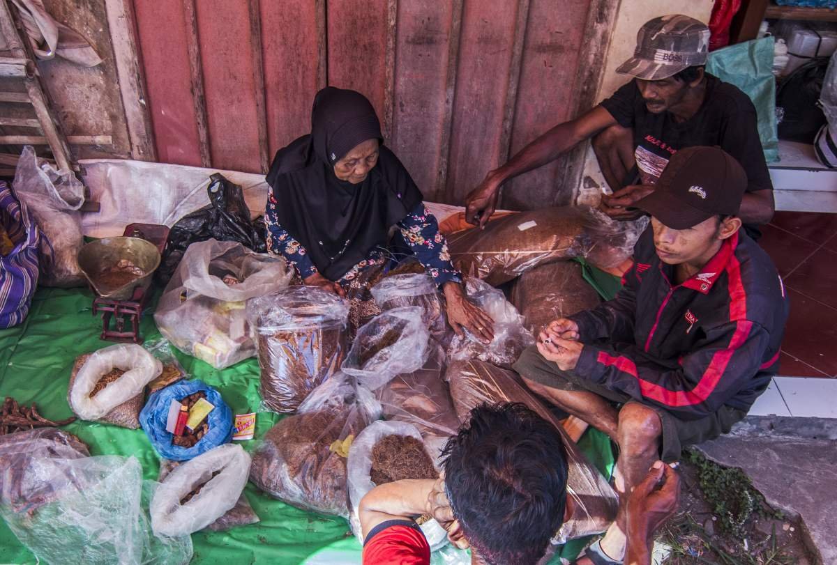 Lapak Tembakau di pasar Jodhog, Bantul