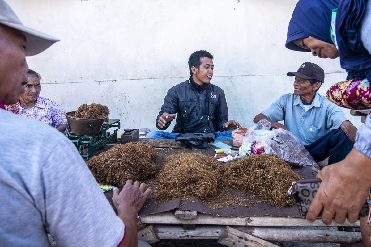 Lapak Tembakau Di Pasar Tradisional