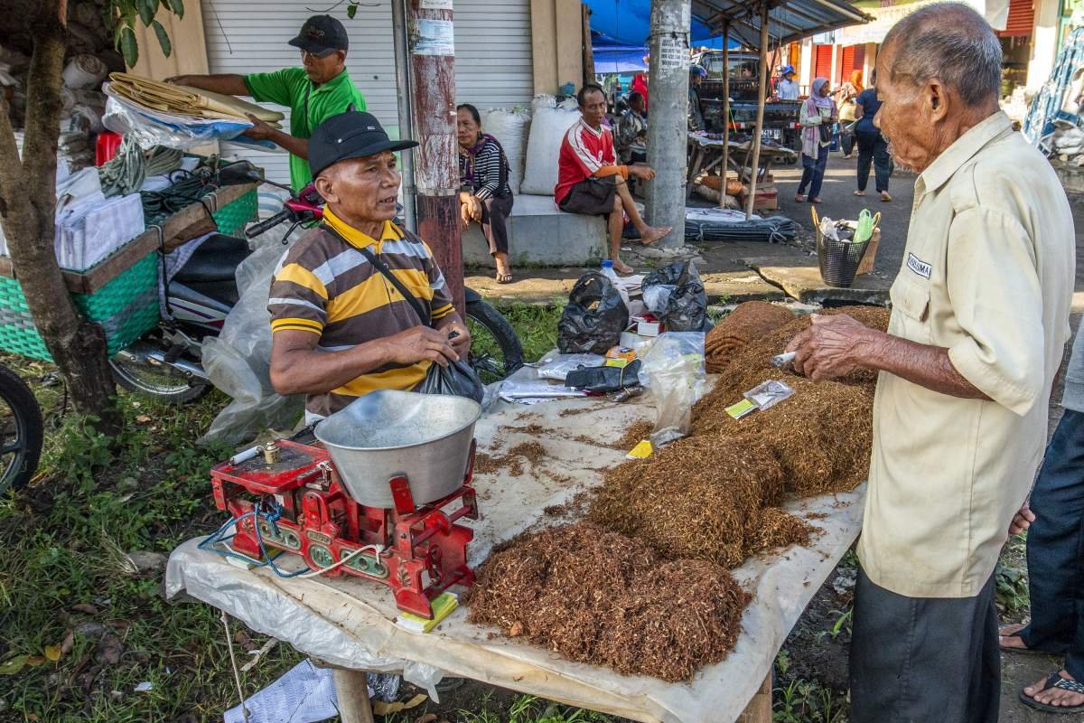 Lapak Tembakau Eceran di pasar Tradisional