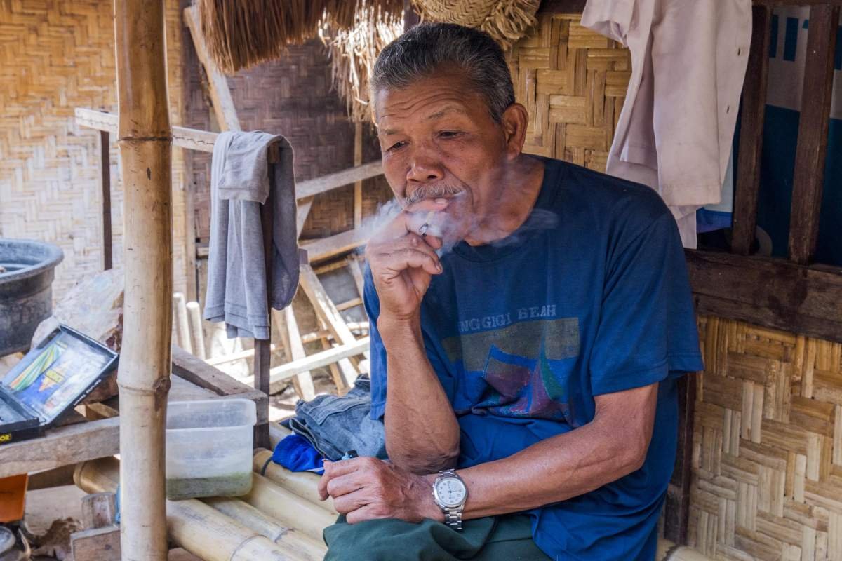Lelaki Sasak Penikmat Tingwe