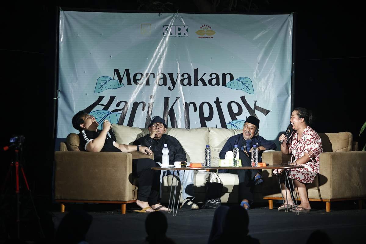 Merayakan hari Kretek