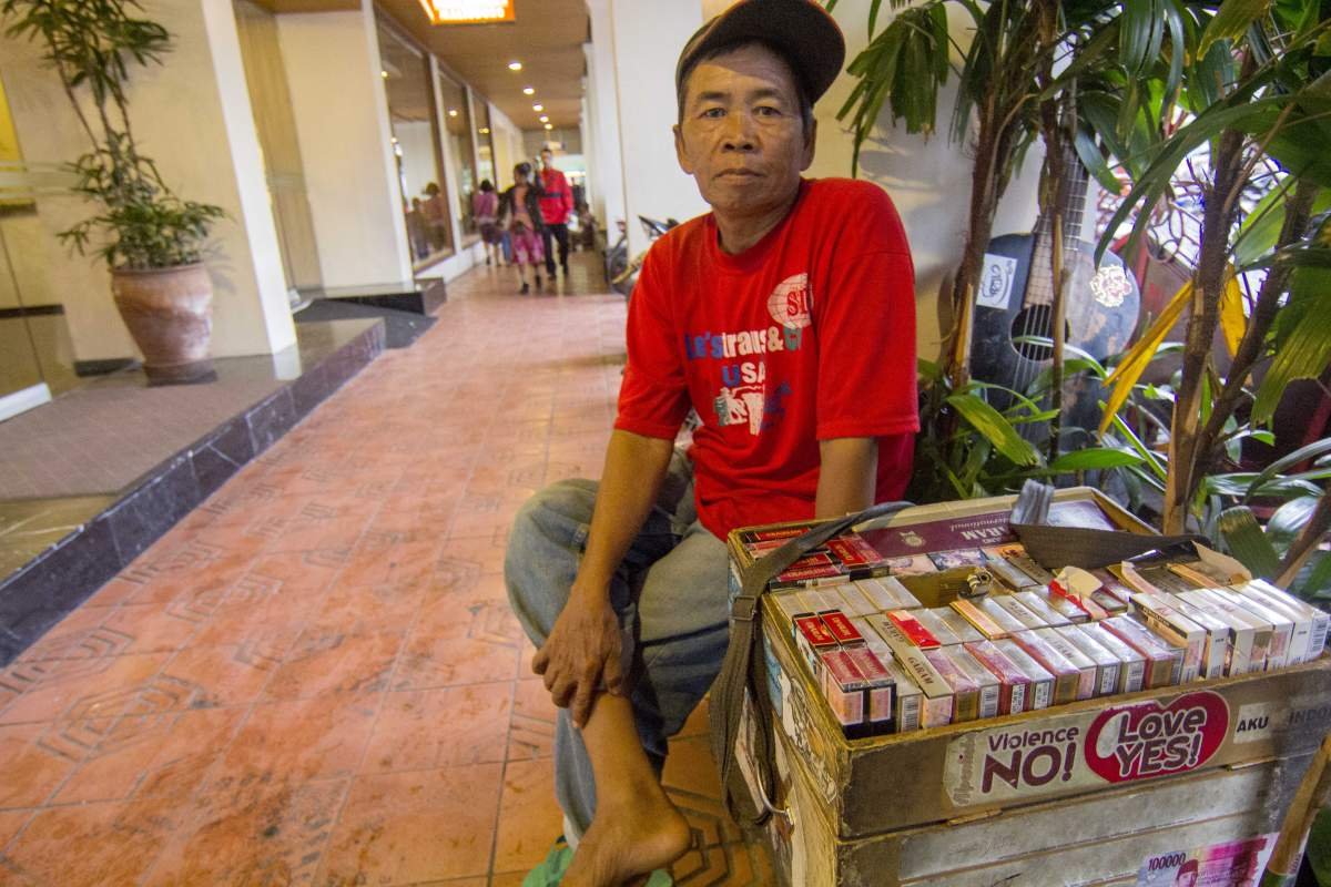 Pedagang Asongan Rokok Malioboro