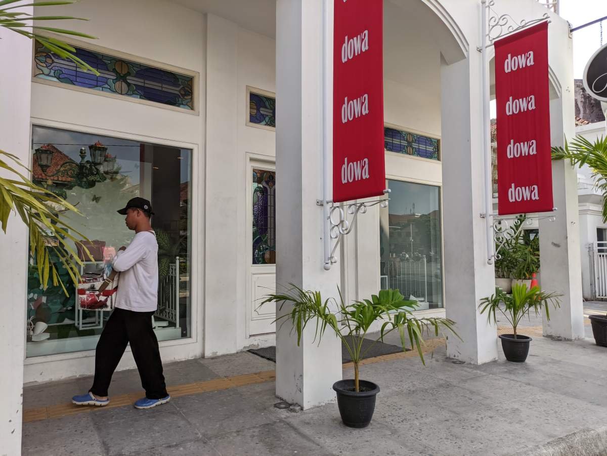 pedagang asongan rokok malioboro yogyakarta