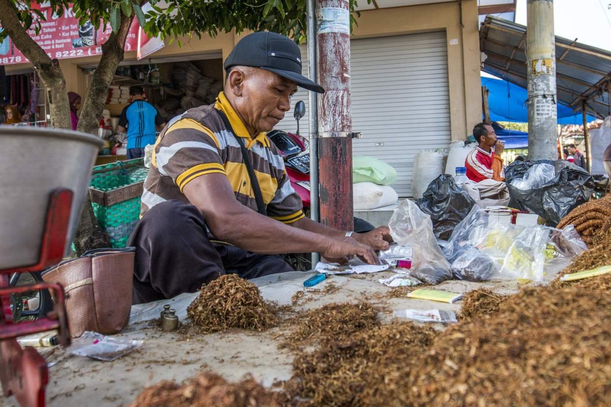 Pedagang Tembakau lokal