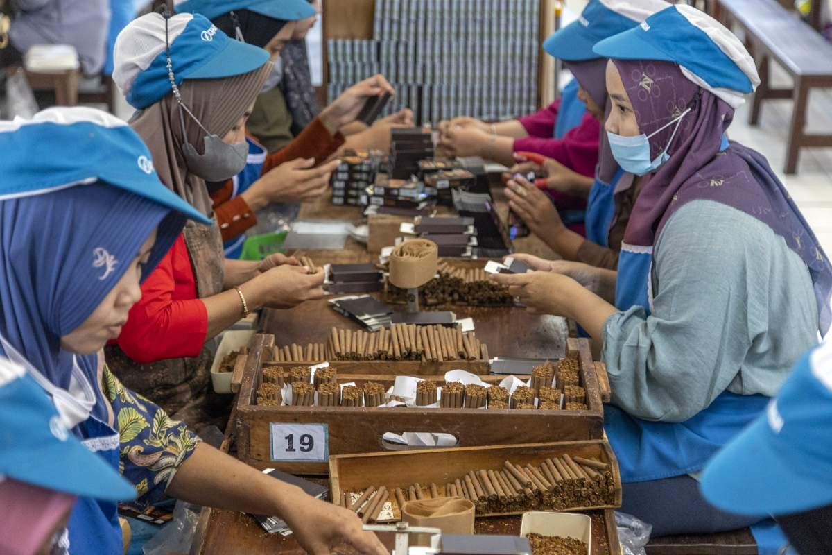 Pekerja Djarum Kudus