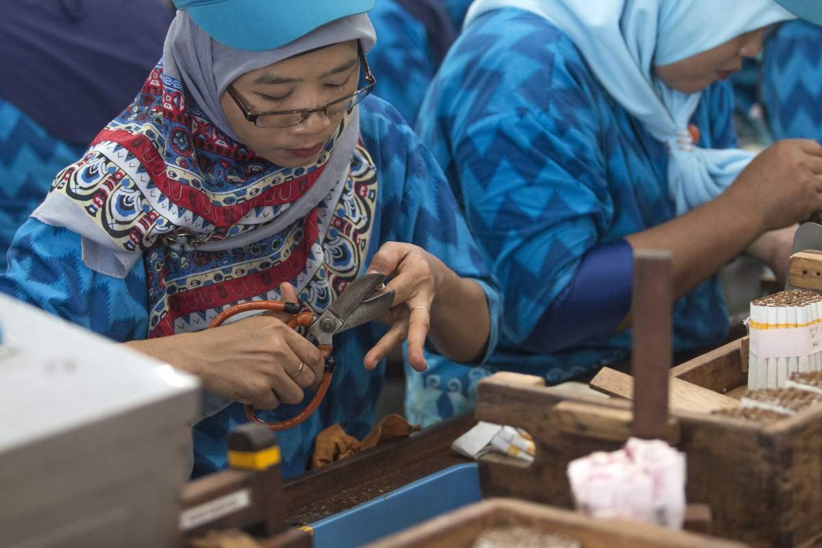 Pekerja Pabrik Rokok Djarum