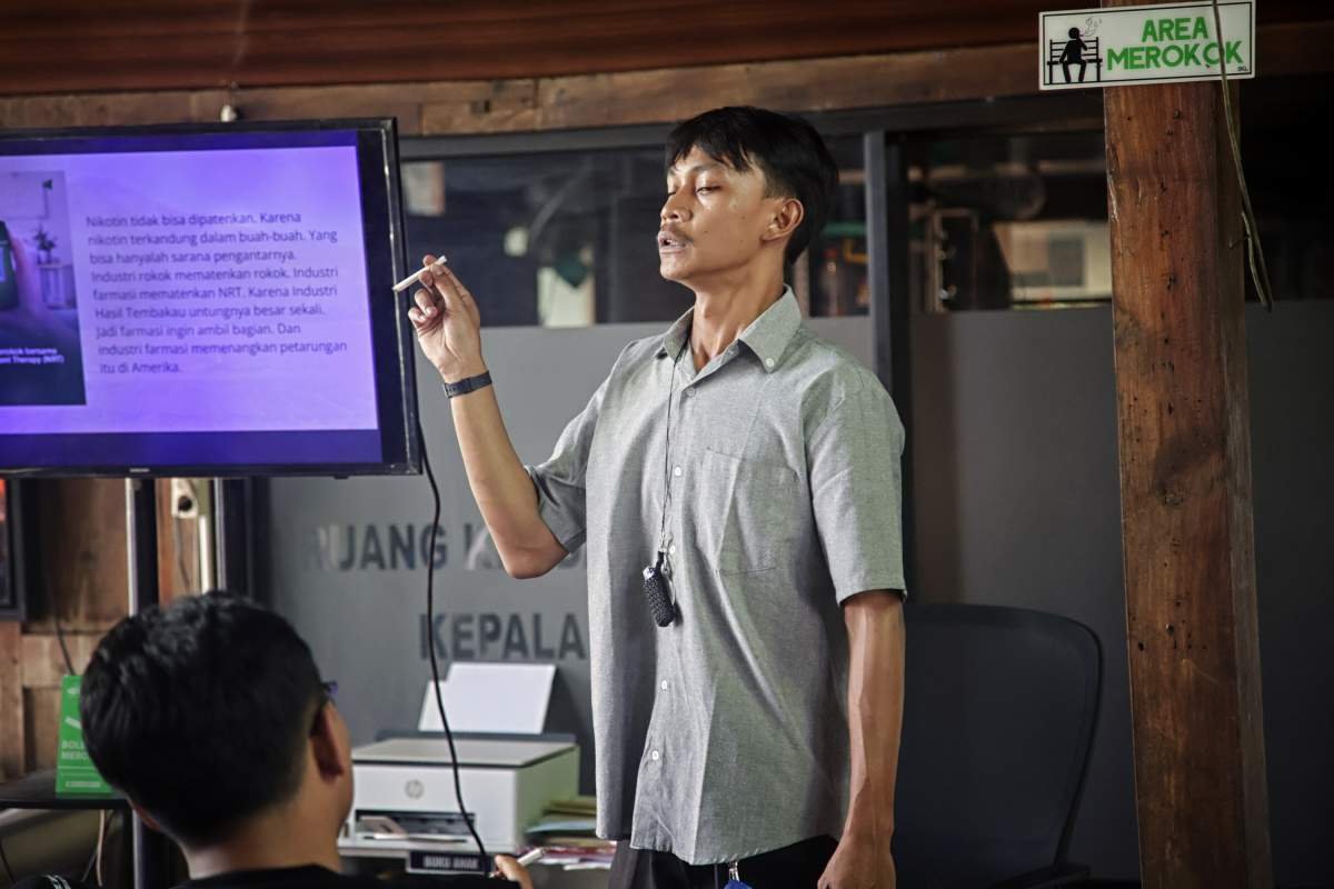 pemateri dari komtek dalam musyawarah kretek