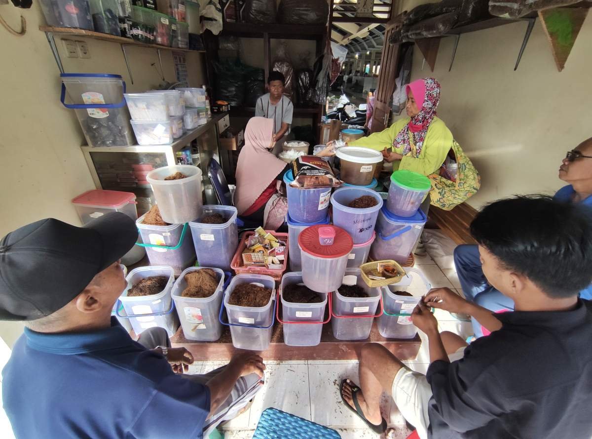Pembeli Tembakau Tingwe