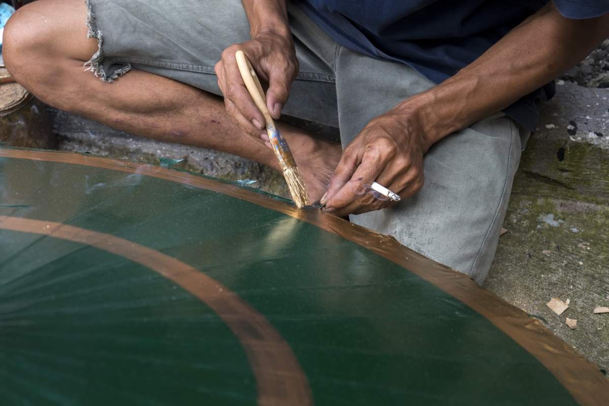 pengrajin payung tradisional  klaten