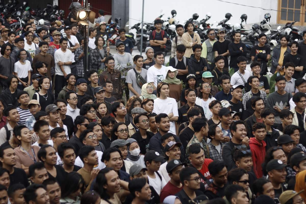 Penonton membludak dalam acara Tribute To Kretek