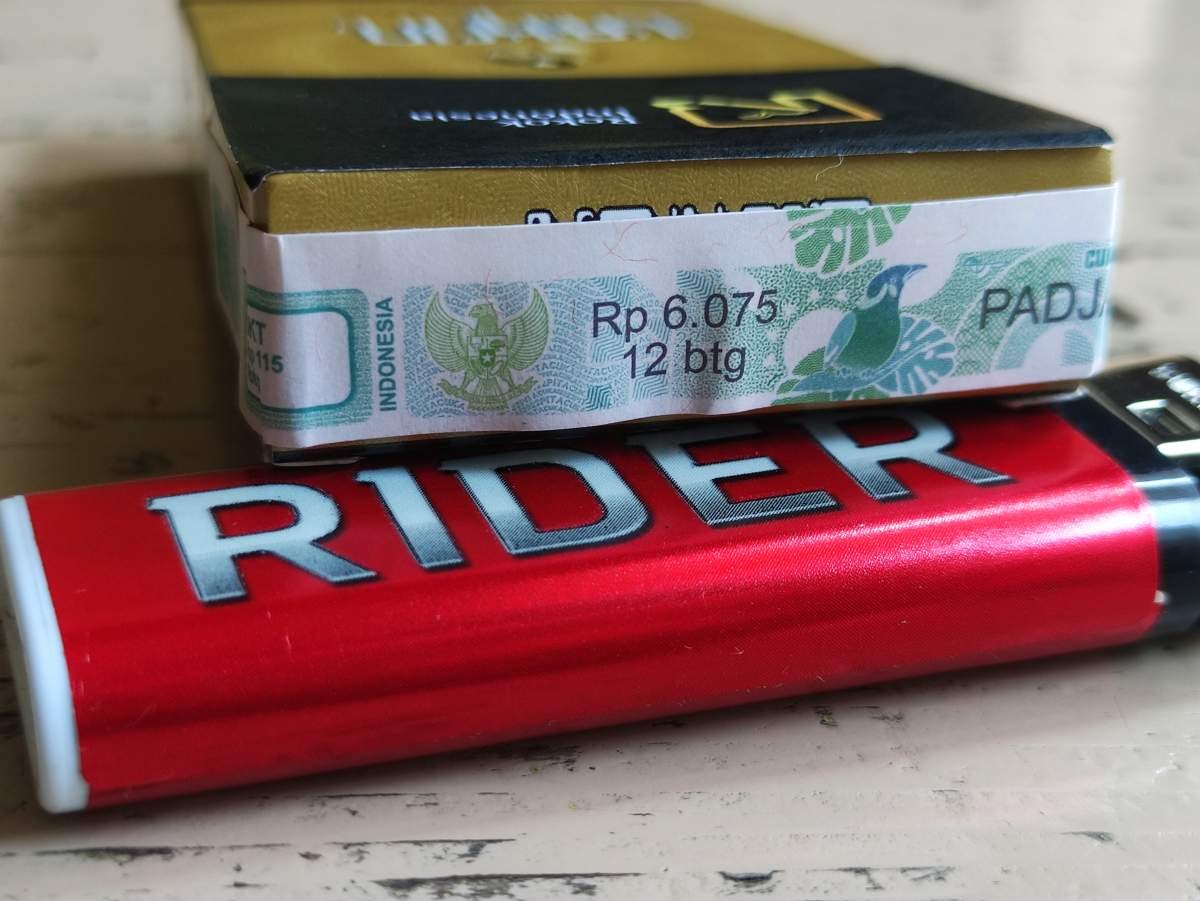 Pita cukai rokok SKT kelas tiga