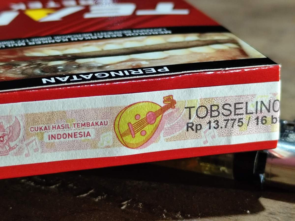 pita cukai team kretek