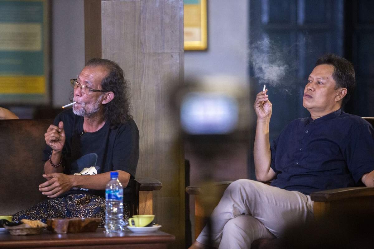 Prof Picus dan Hairus Salim dalam Putcast buku Nicotine War