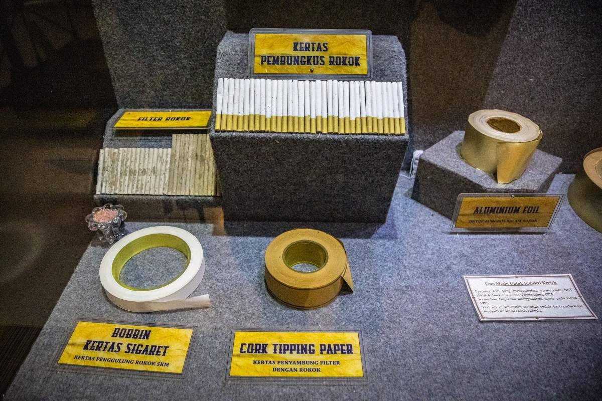 Ragam pembungkus rokok koleksi Museum Kretek Kudus