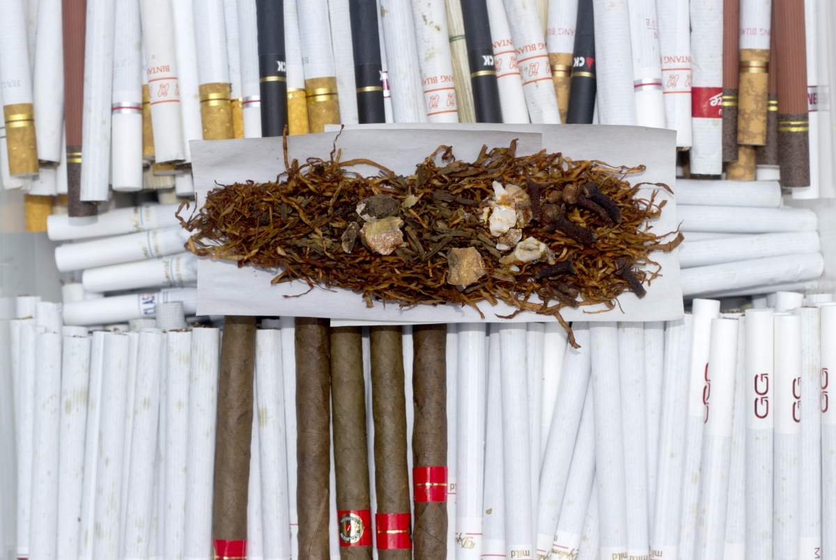 Rempah rempah dalam kretek Indonesia