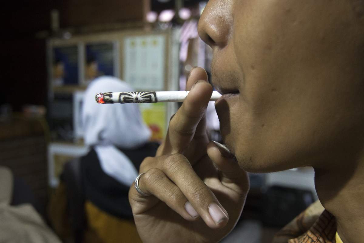 rokok cethe dalam isapan