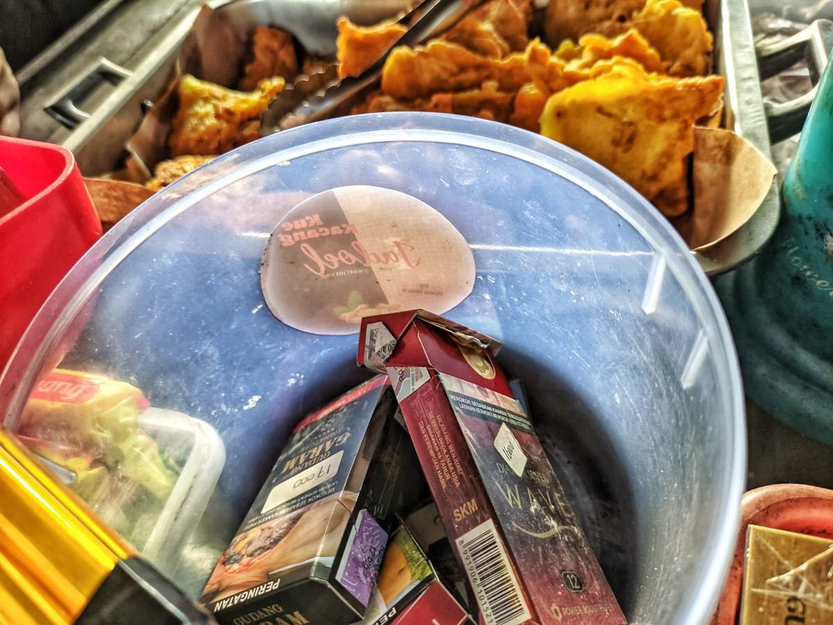 rokok eceran di angkringan