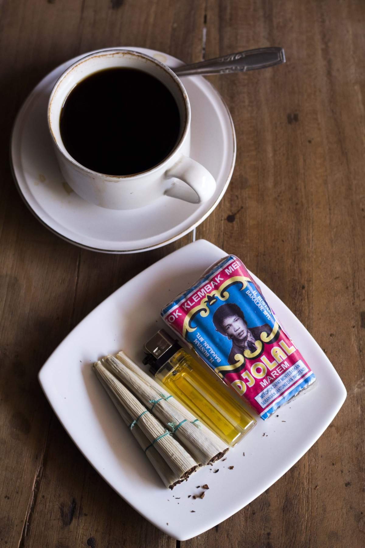 Rokok Klobot dan Kretek kemenyan Jolali