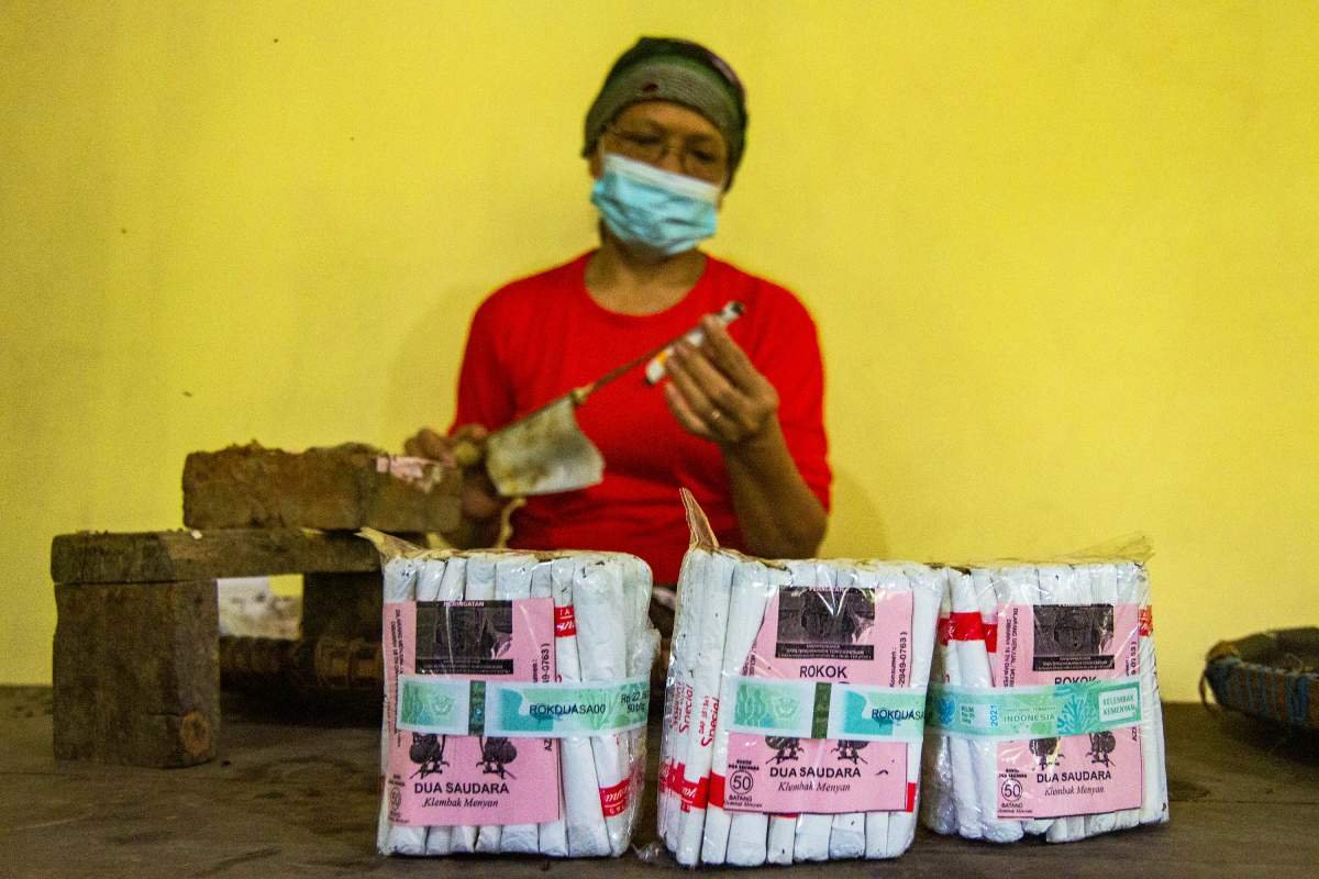 Rokok Menyan Dua Saudara