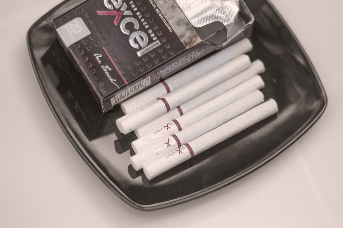 Rokok SKM Ecxel