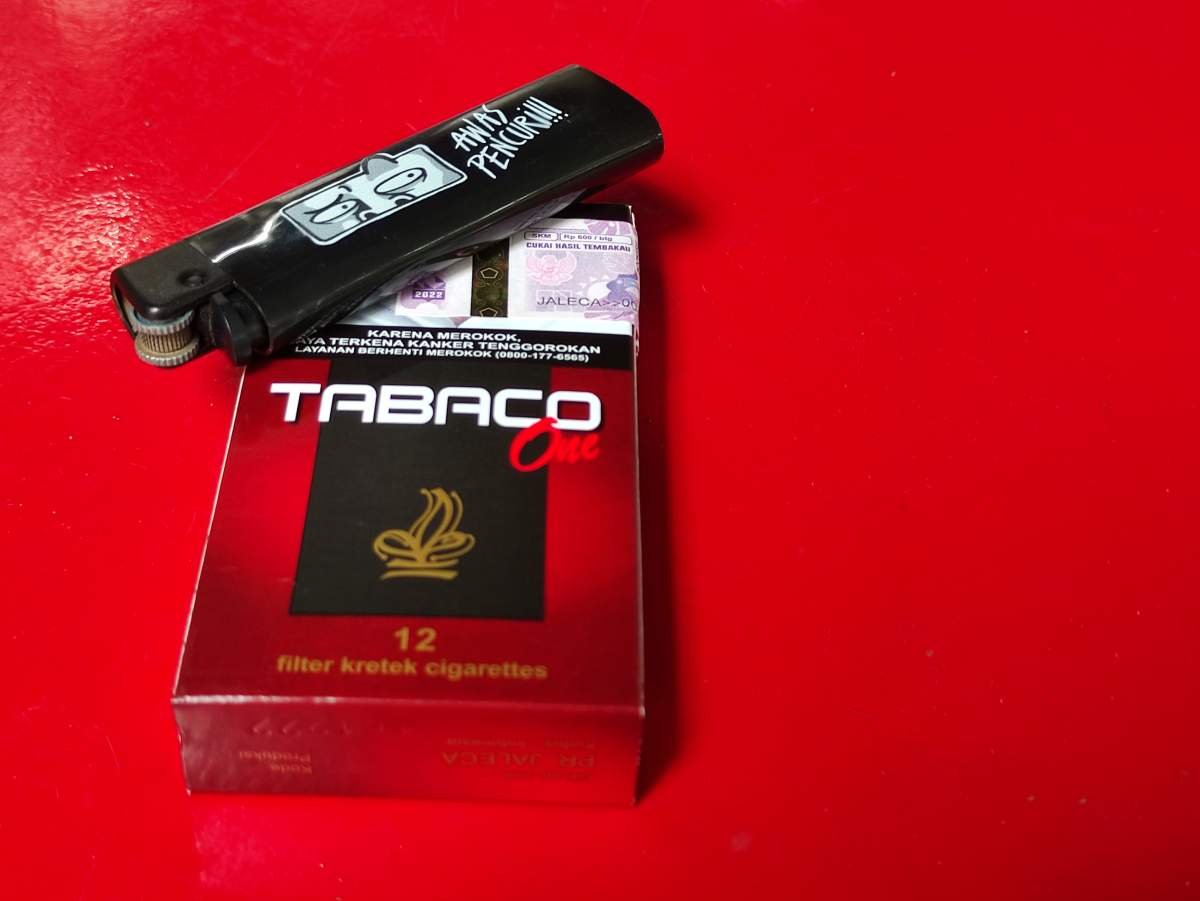 ROKOK TABACO ONE