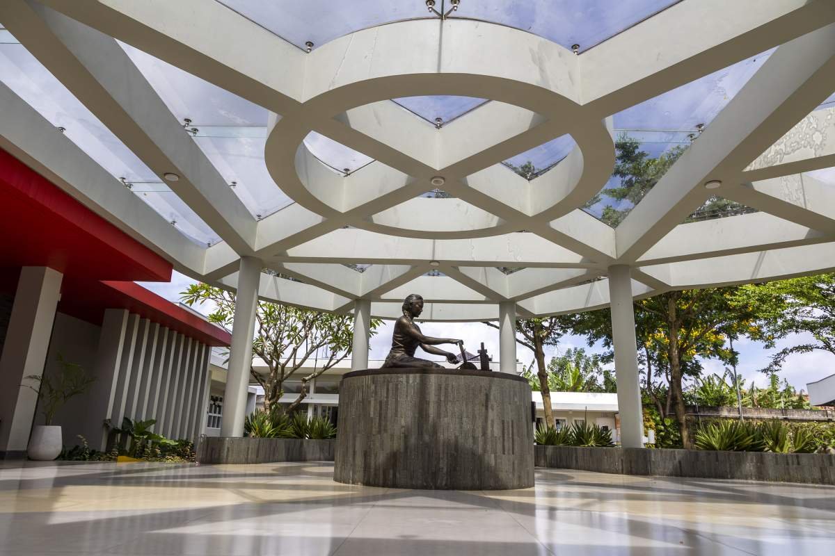 Sculpture Pelinting kretek